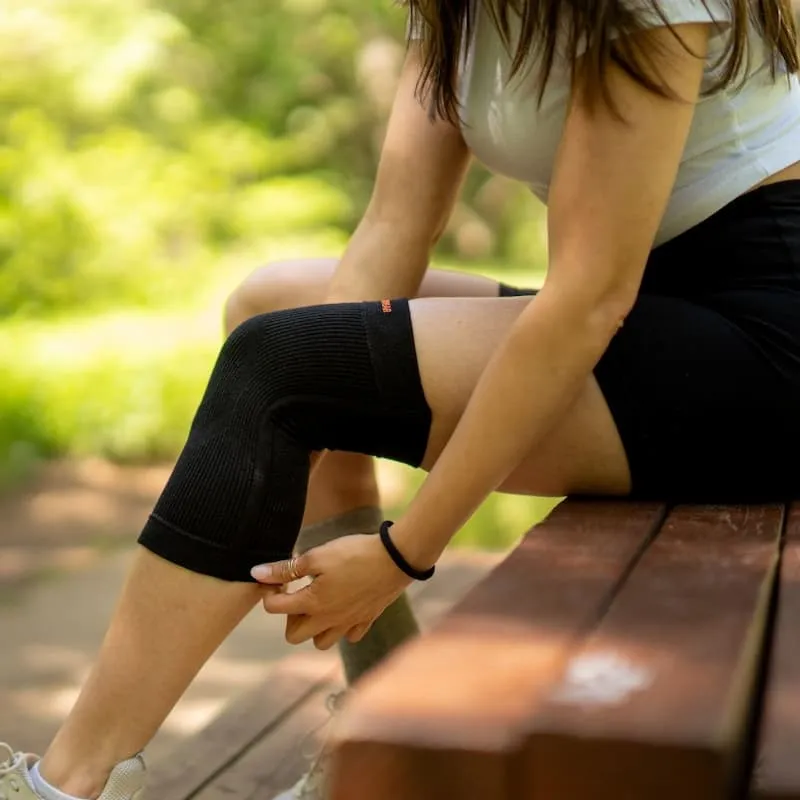 Opaska terapeutyczna na kolano Incrediwear – regeneracja po treningu