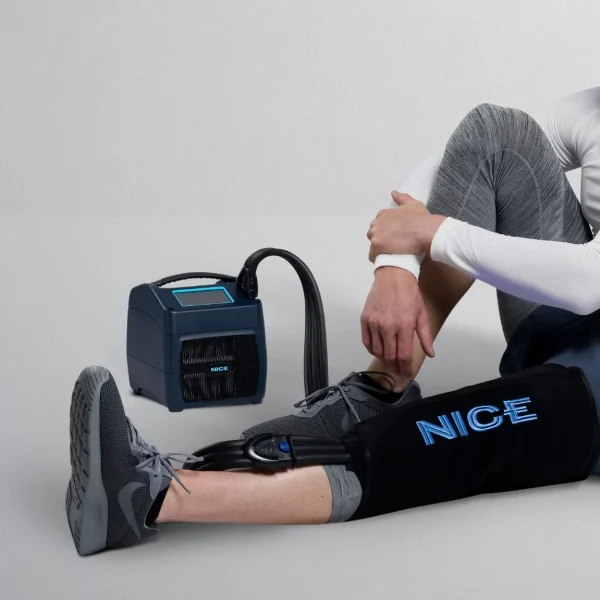 Terapia krioterapią NICE na kolanie Tytuł: NICE - krioterapia kolana